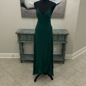 Lulu' s green wraparound dress